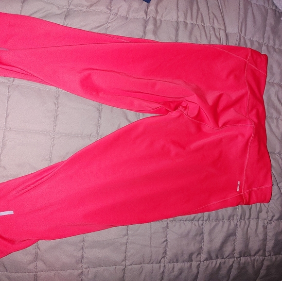 Adidas active wear - Picture 3 of 3